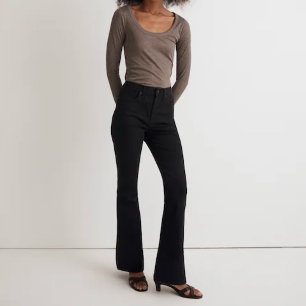 Skinny Flare Jeans in Black Frost Wash